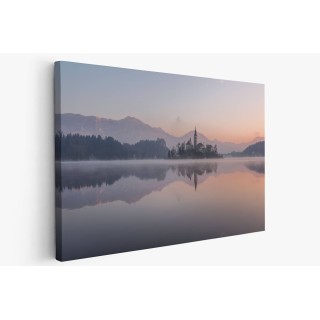 Картина на Църква на езерен остров - k2582655 -PAGAGAL